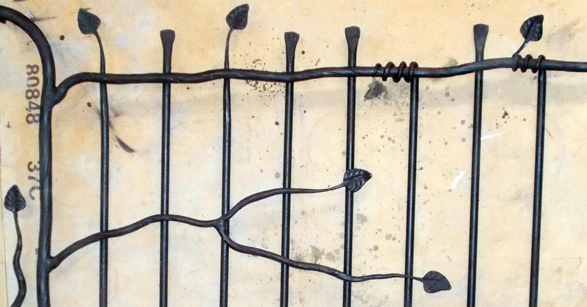 grille de protection de fenêtre en métal style végétal